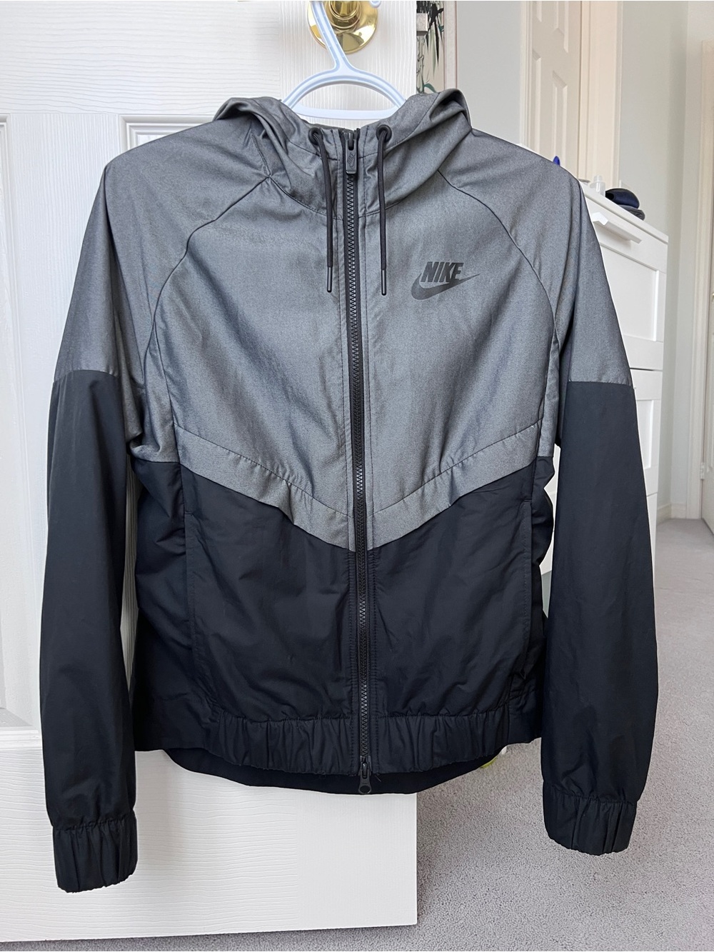 Nike Sportswear Windrunner Jacket in Chambray Black / Gray, Small